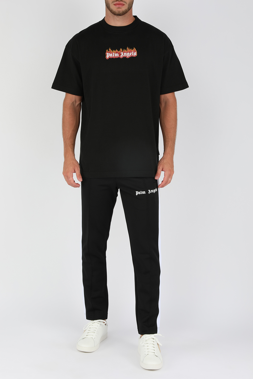 חולצת טי קצרה עם הדפס לוגו